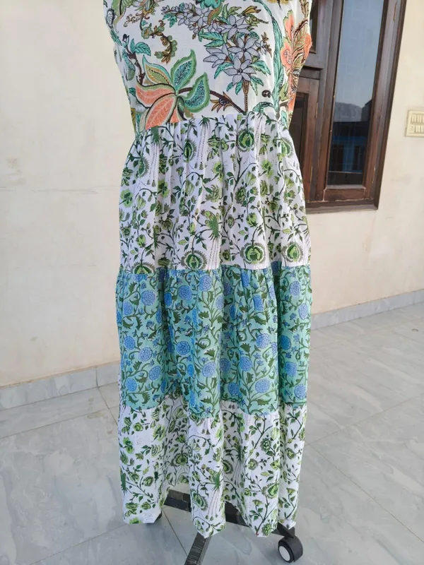 Bohemian_Floral_Cotton_Maxi_Dress_Comfortable_Fit_And_Flare_Beach_Party_Wear