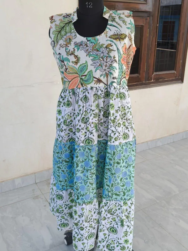 Bohemian_Floral_Cotton_Maxi_Dress_Comfortable_Fit_And_Flare_Beach_Party_Wear