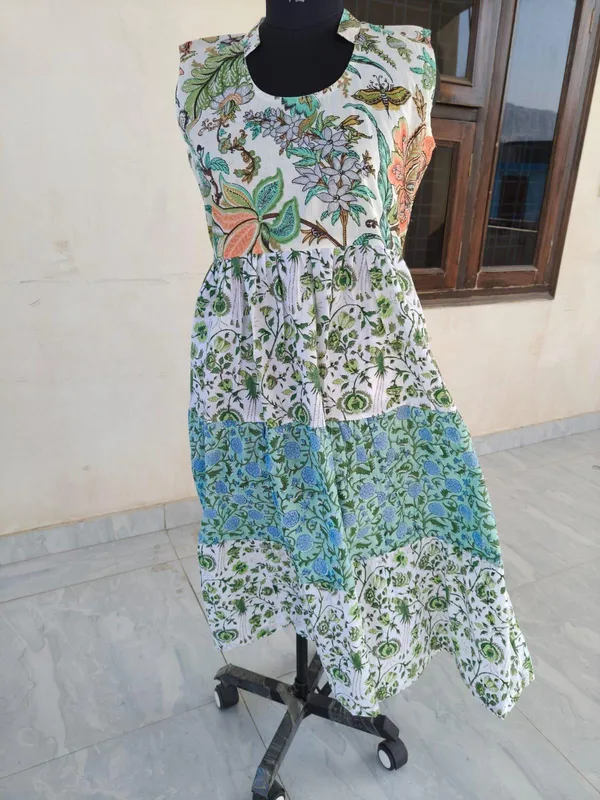 Bohemian_Floral_Cotton_Maxi_Dress_Comfortable_Fit_And_Flare_Beach_Party_Wear