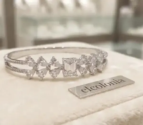 Silver_Tone_Crystal_Studded_Bangle_For_Women