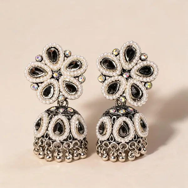 Silver_Pearl_Stone_Jhumka_Earrings_For_Women_For_Casual_And_Party_Wear