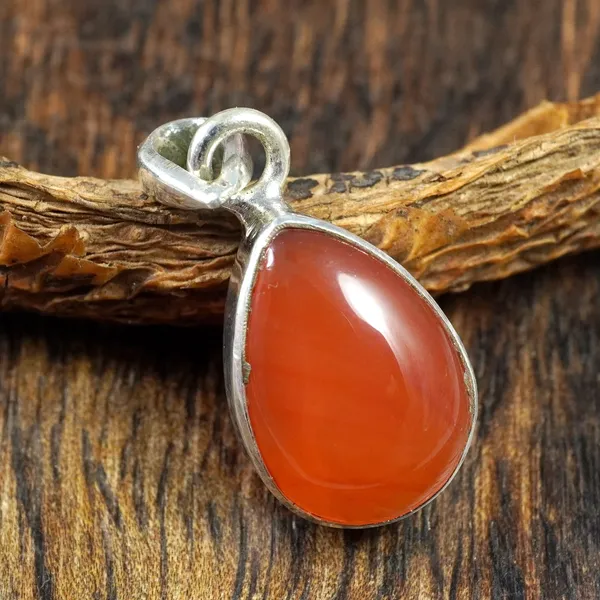 Orange_carnelian_Stone_Teardrop_Pendant_for_Women
