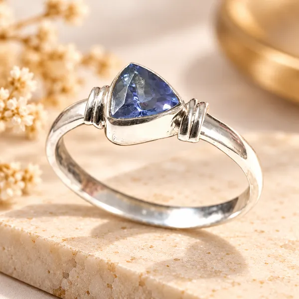 Blue_Silver_925_Faceted_Triangle_Tanzanite_Gemstone_Ring_For_Men_And_Women