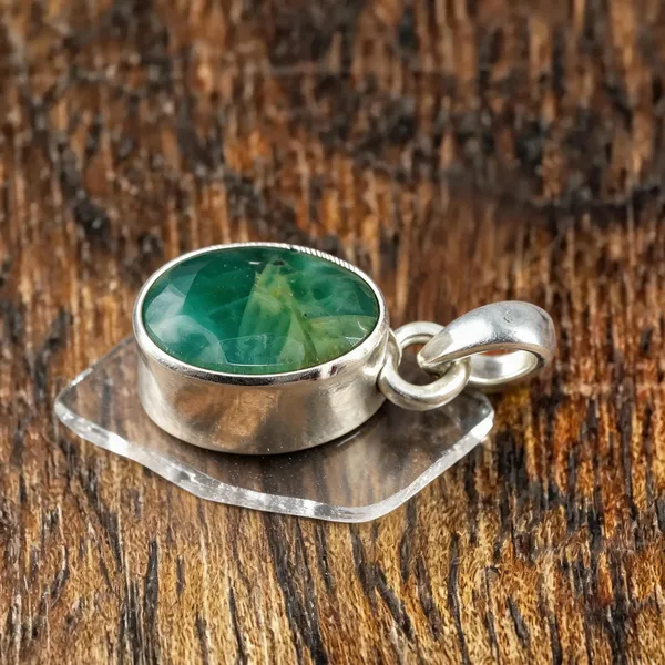 Green_Emerald_Silver_925_Oval_Gemstone_Pendant_For_Men_And_Women