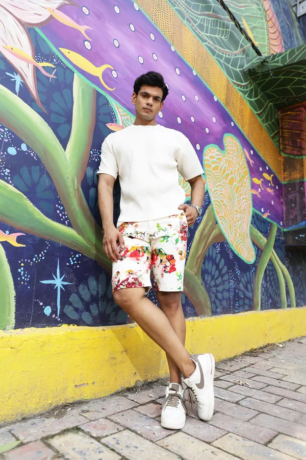White_Floral_Print_Regular_Fit_Shorts_for_Men