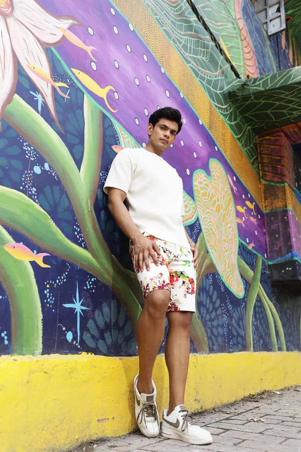 White_Floral_Print_Regular_Fit_Shorts_for_Men