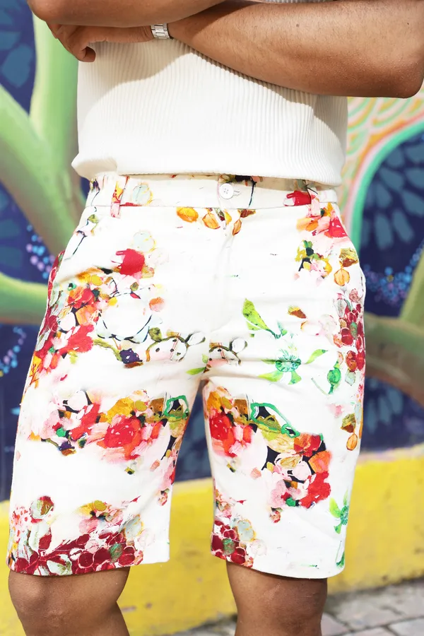 White_Floral_Print_Regular_Fit_Shorts_for_Men