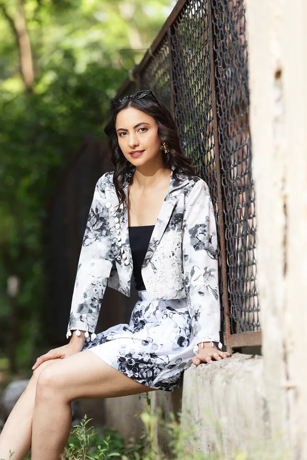 White_Floral_Print_Blazer_And_Skirt_Set_For_Women