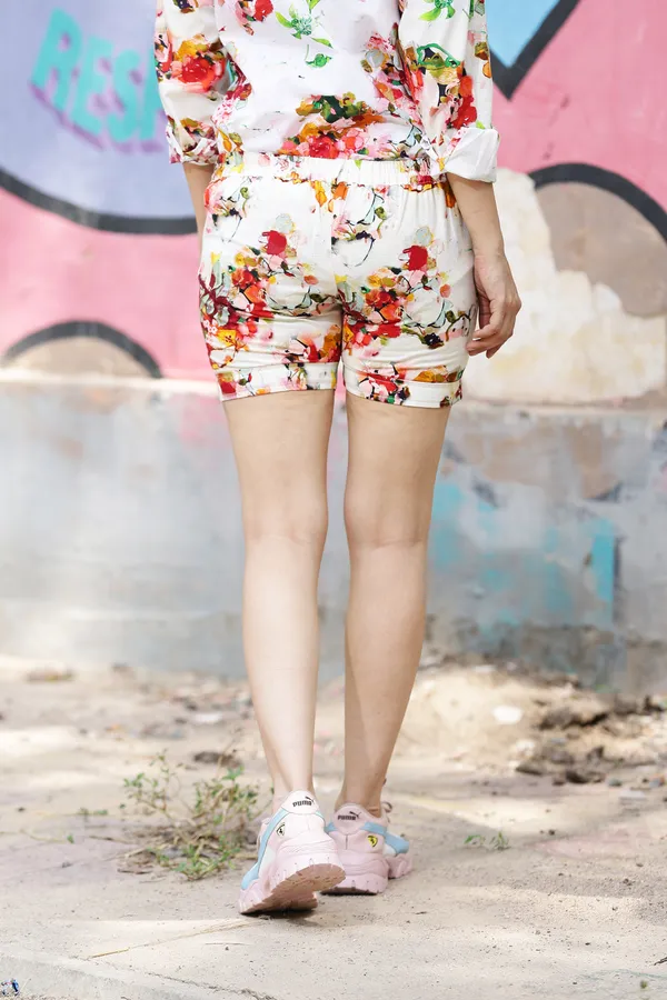 White_Cotton_Linen_Mid-Rise_Floral_Shorts_For_Women
