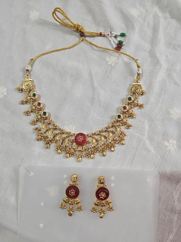 Gold_Tone_Traditional_Necklace_Set_for_Women
