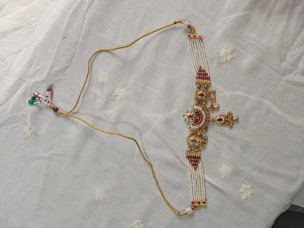 Gold_Tone_Pearl_Embellished_Bajubandh_Set_for_Women