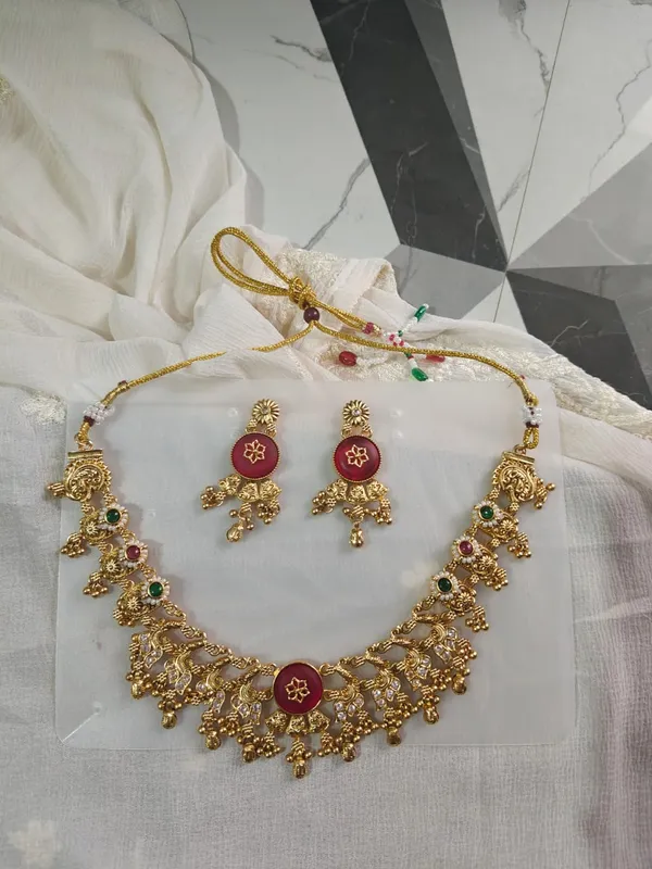 Gold_Tone_Traditional_Necklace_Set_for_Women
