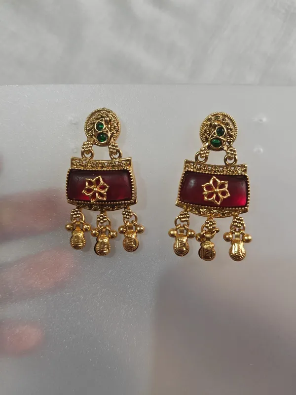 Gold-Tone_Maroon_Necklace_And_Earrings_Set_for_Women