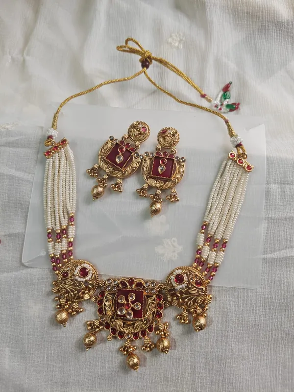 Gold_Tone_Kundan_Style_Necklace_Set_for_Women