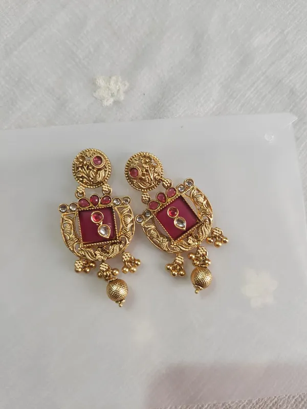 Gold_Tone_Kundan_Style_Necklace_Set_for_Women