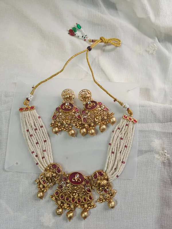 Gold_Tone_White_Beaded_Necklace_Set_With_Earrings_for_Women