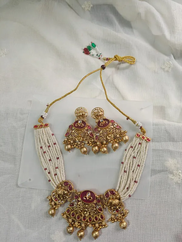 Gold_Tone_White_Beaded_Necklace_Set_With_Earrings_for_Women