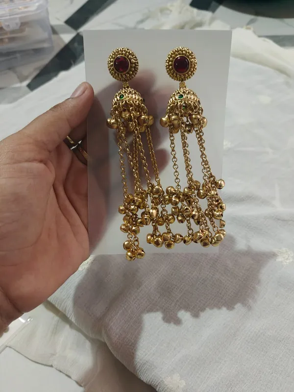 Gold_Tone_Stone_Studded_Jhumka_Earrings_for_Women