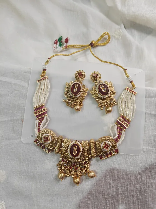 Gold_Tone_Maroon_Stone_Pearl_Necklace_Set_For_Women