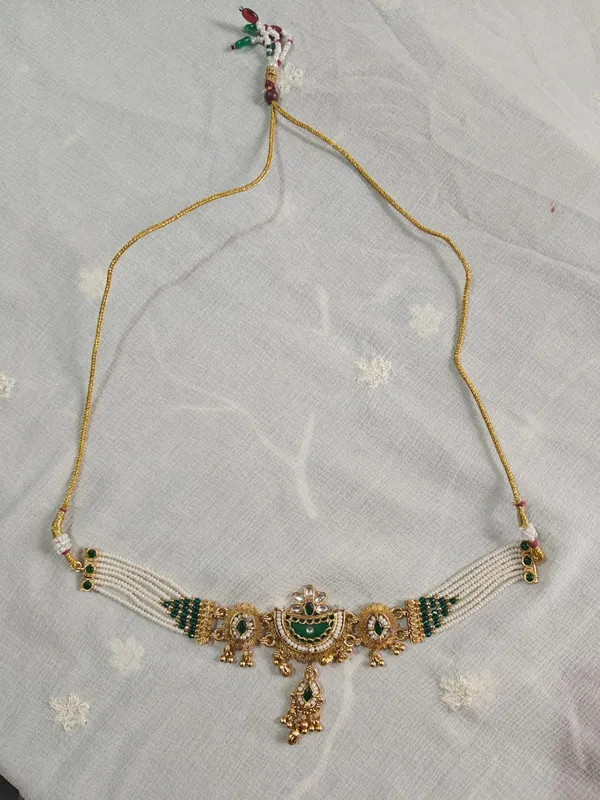 Gold_Tone_Green_Stone_Bridal_Jewellery_Set_for_Women