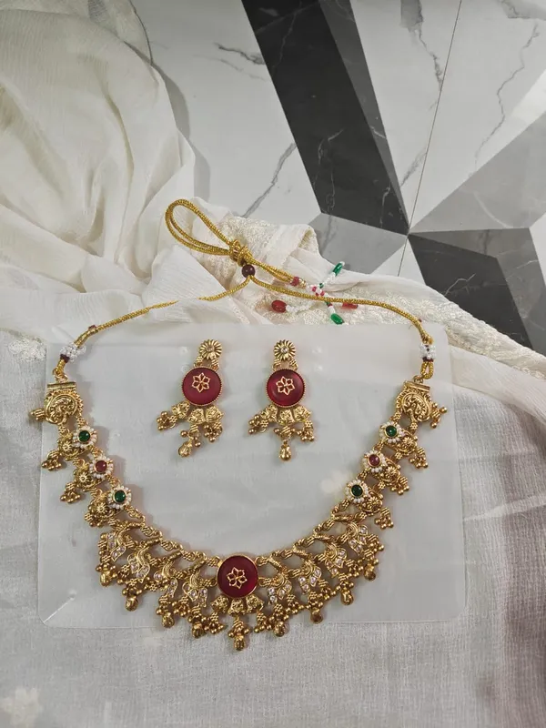 Gold_Tone_Traditional_Necklace_Set_for_Women