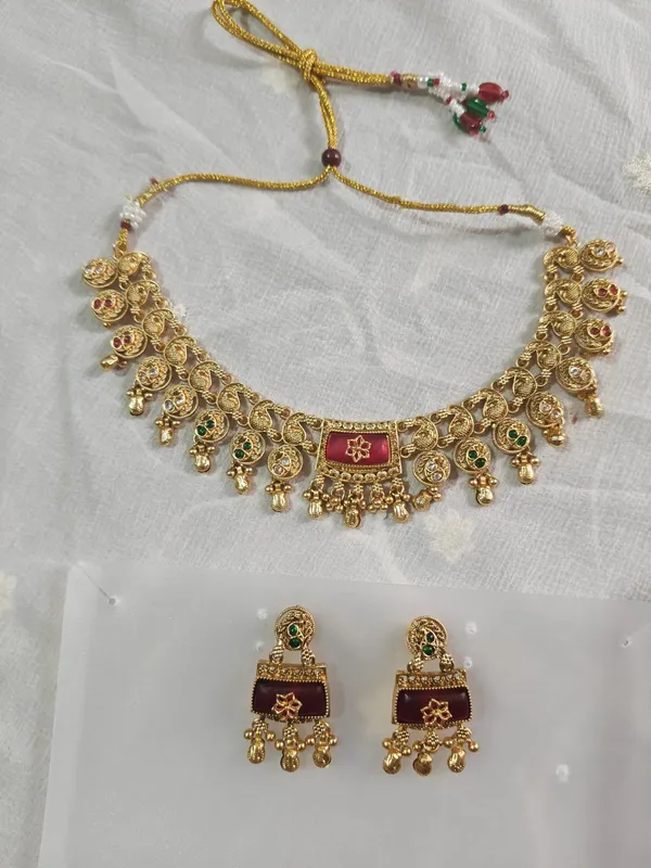 Gold-Tone_Maroon_Necklace_And_Earrings_Set_for_Women