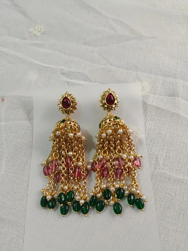 Gold_Tone_Kundan_Style_Chandelier_Jhumka_Earrings