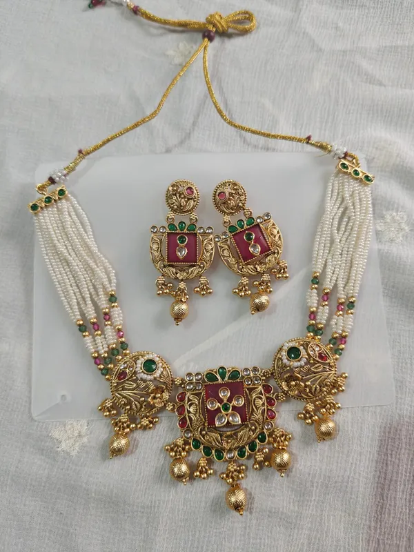 Gold_Tone_Traditional_Necklace_And_Earrings_Set