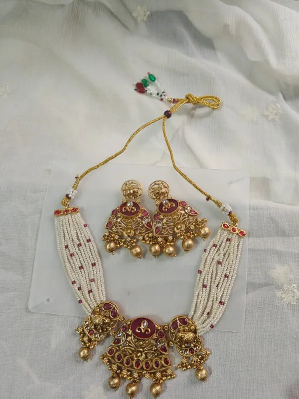 Gold_Tone_White_Beaded_Necklace_Set_With_Earrings_for_Women