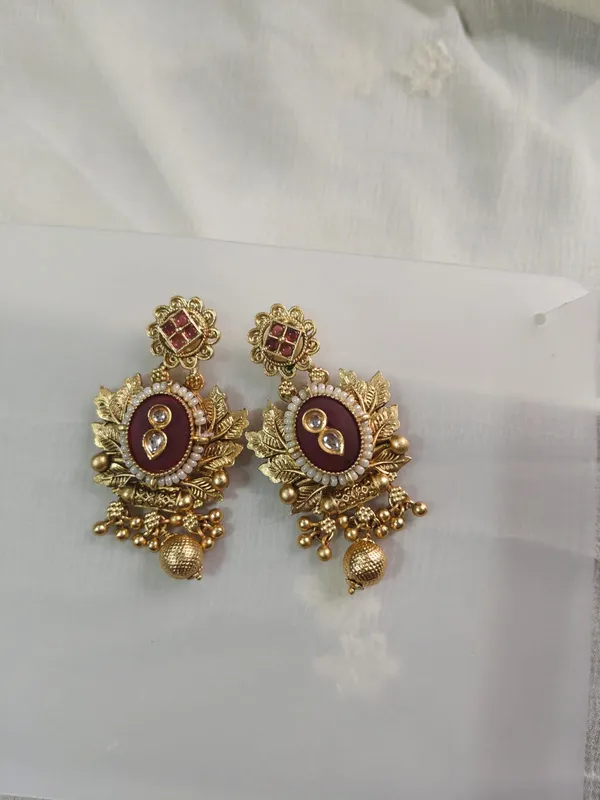 Gold_Tone_Maroon_Stone_Pearl_Necklace_Set_For_Women