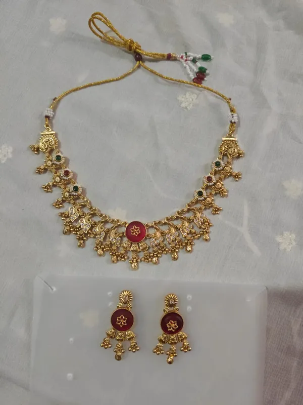 Gold_Tone_Traditional_Necklace_Set_for_Women