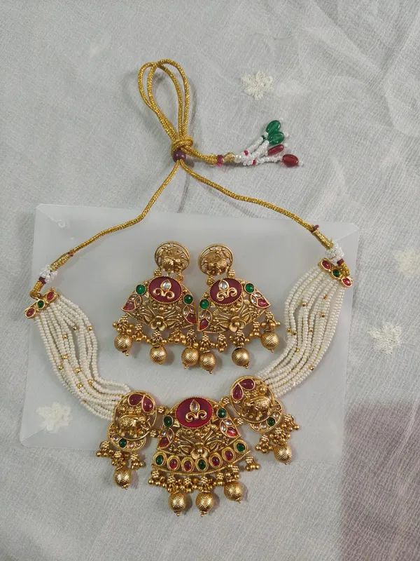 Gold_Tone_Stone_Studded_Necklace_And_Earrings_Set