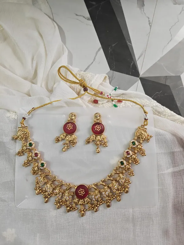 Gold_Tone_Traditional_Necklace_Set_for_Women