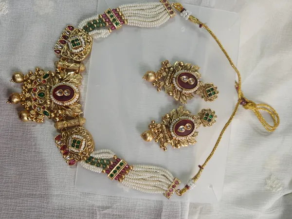Gold_Tone_Beaded_Necklace_Set_for_Women