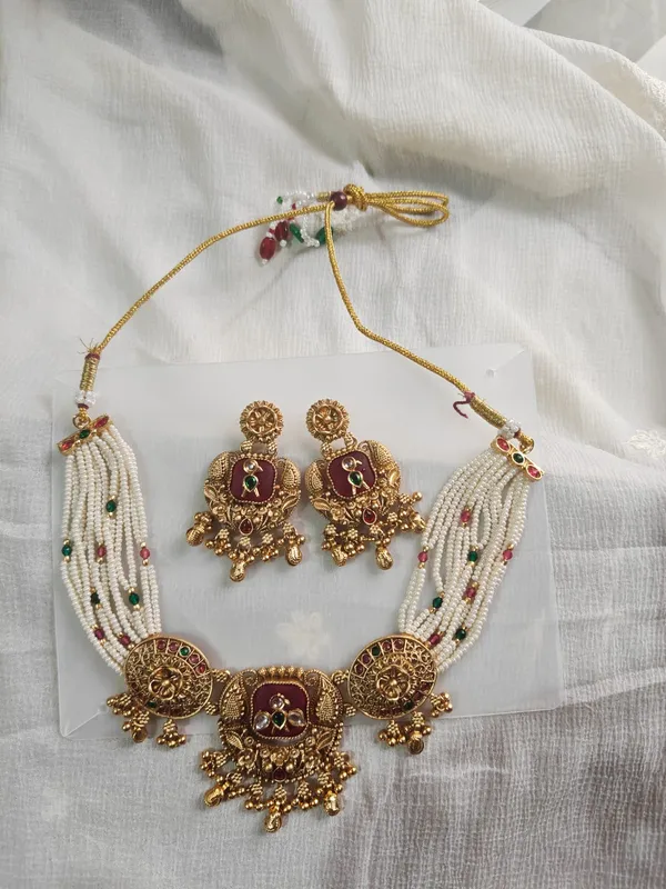 Gold-Tone_Pearl_Traditional_Necklace_Set_for_Women