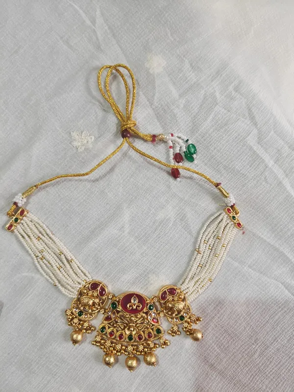 Gold_Tone_Stone_Studded_Necklace_And_Earrings_Set