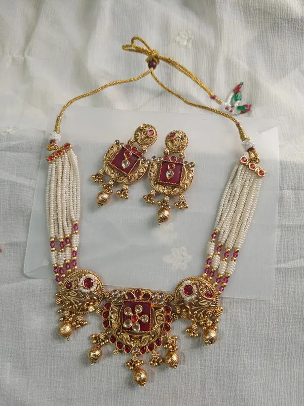 Gold_Tone_Kundan_Style_Necklace_Set_for_Women