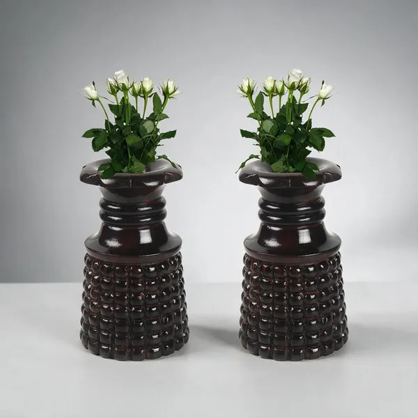 Mango_Wood_Textured_Decorative_Vase_Set