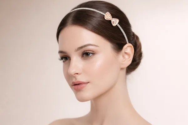 Silver_Rhinestone_Embellished_Headband_for_Women