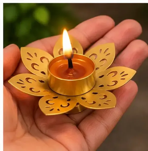Metal_Festive_Lotus_Pattern_Diya_Lamp