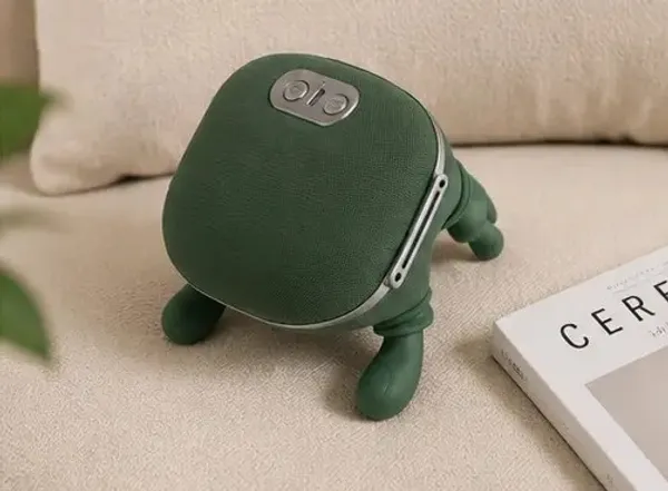 Green_Crab_Design_Portable_Speaker
