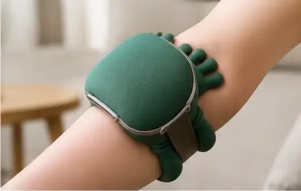 Green_Crab_Design_Portable_Speaker