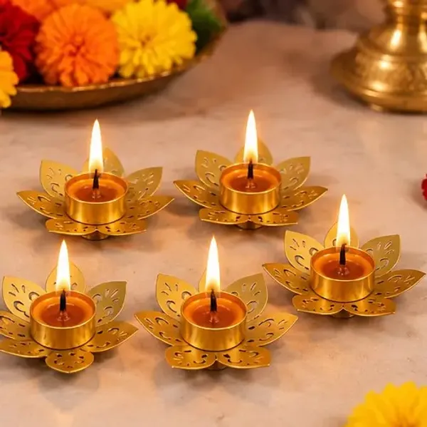 Metal_Festive_Lotus_Pattern_Diya_Lamp
