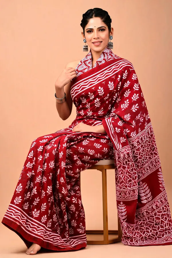 Maroon_White_Floral_Geometric_Printed_Saree_For_Women