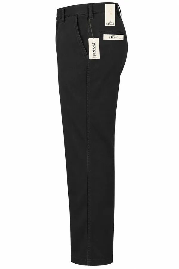 Black_Straight_Fit_Trousers_For_Men