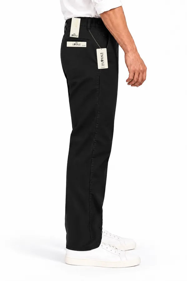 Black_Straight_Fit_Trousers_For_Men