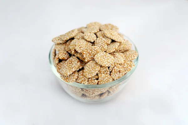 Sesame_Jaggery_Gajak_Bite-Sized_Pieces