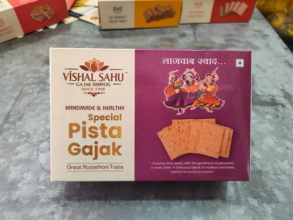 Pistachio_Garnished_Layered_Sesame_Jaggery_Gajak