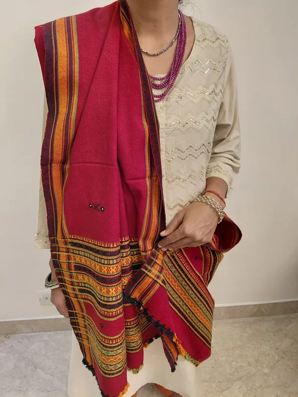 Magenta_Woven_Patterned_Shawl_for_Women