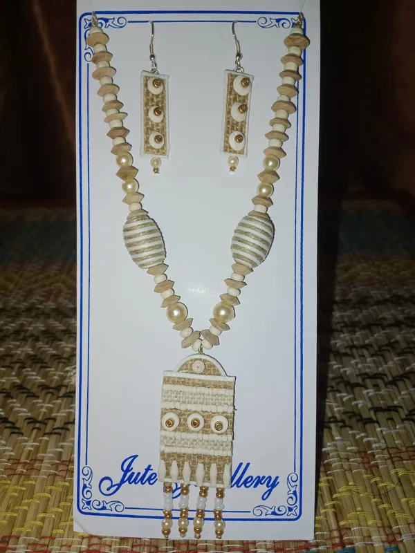 Beige_Jute_Beaded_Necklace_Set_for_Women